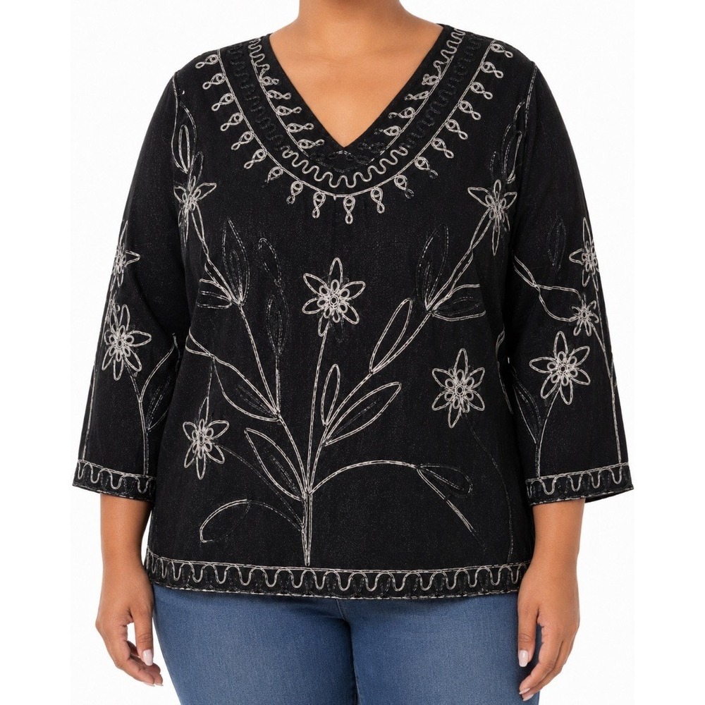 Objects Dart Woman Plus 1X Black Floral Embroidered Tunic Top Metallic Trim